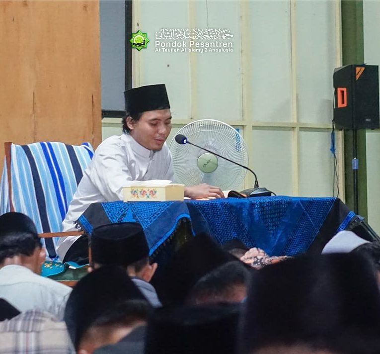 Pengaosan Perdana Gus Anding : Kajian kitab Muqodimah Hadramiyah