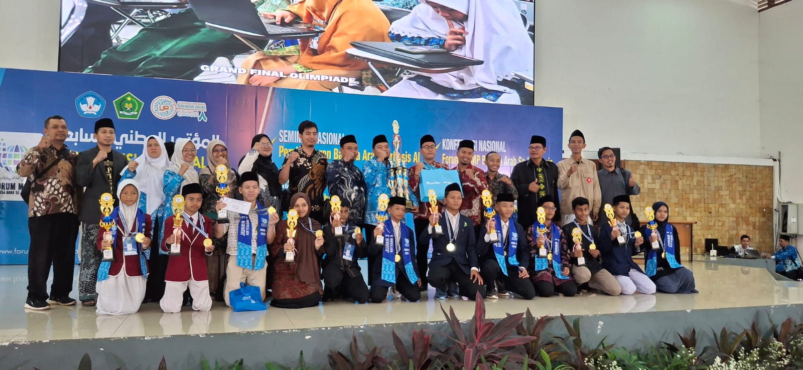 Estafet: Rahasia Asrama Bahasa Andalusia Menjaga Tradisi Medali OBA Tingkat Nasional